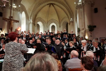 Concert de Noel du Choeur de l'Université du Mans, samedi 21 décembre 2019, Neuville-sur-Sarthe (Sarthe, France) - direction Evelyne Béché