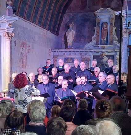 Concert du Choeur de l'Universit� du Maine dirig� par Evelyne B�ch�. Eglise de Coulans-sur-G�e - 10 janvier 2016