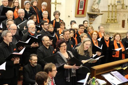 Concert du Choeur de l'Université du Maine dirigé par Evelyne Béché. Eglise de Coulans-sur-Gée - 10 janvier 2016