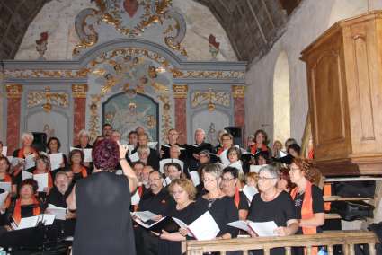 Concert du Choeur de l'Université du Maine, dirigé par Evelyne Béché, église Notre Dame des Champs de Saint-Jean d'Assé (Sarthe), 21 septembre 2014