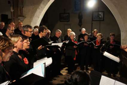 Concert de la chorale Emichante dirigée par Evelyne Béché, 23 juin 2014, église de Valennes, Sarthe, France