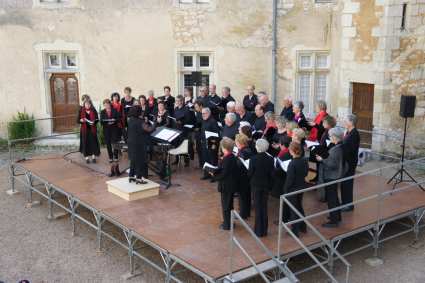 chorale Emichante, dirigée par Evelyne Béché, 31 mai 2015, Château de Courtenvaux