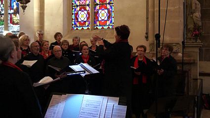 Concert de la chorale Emichante dirigée par Evelyne Béché, 10 juin 2013, église de Montmirail, Sarthe, France
