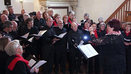 Concert de la chorale Emichante dirigée par Evelyne Béché, 24 juin 2013, église de Sainte-Osmane, Sarthe, France