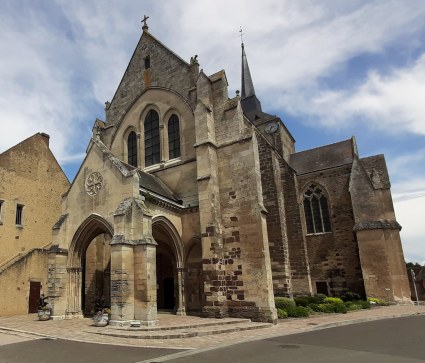 Eglise Saint-Hippolyte de Vivoin (Sarthe, France)